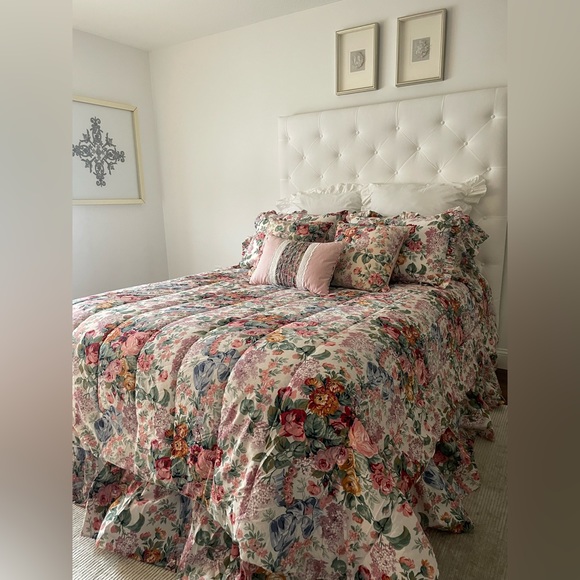 Ralph Lauren Allison 2 Standard Ruffled Pillowcases - Picture 6 of 8